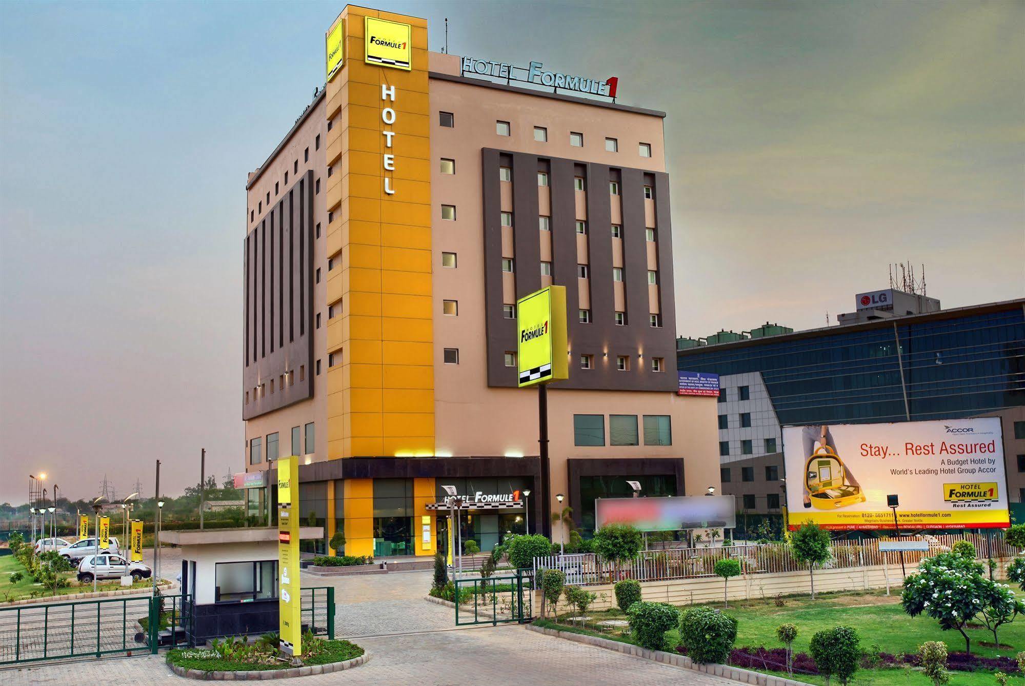 Hotel Caspia Pro Greater Noida Exterior foto
